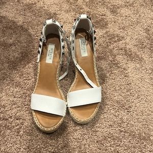Steve white riveted wedges